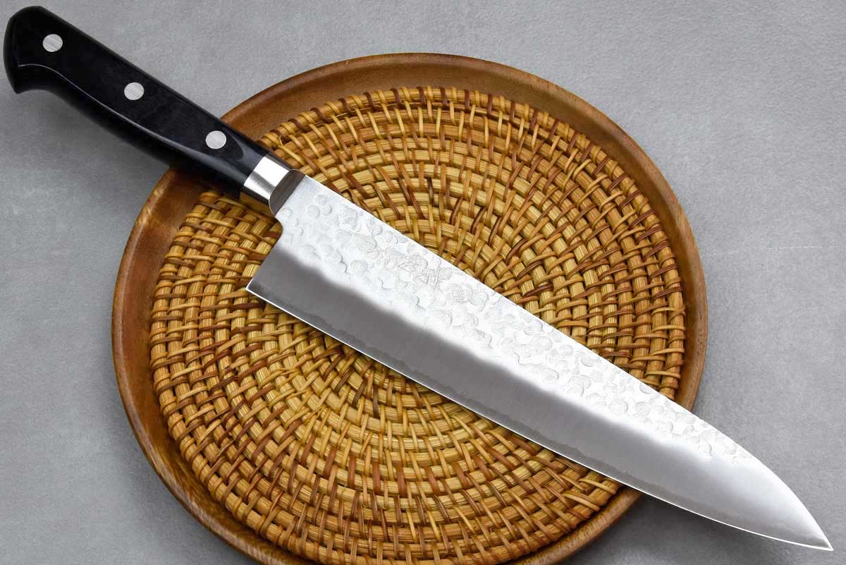 סכין שף (גיוטו) טאקאמורה 210מ"מ VG10 מרוקע סכין שף (גיוטו) טאקאמורה 210מ"מ VG10 מרוקע