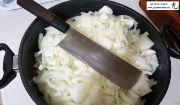מתכון: מרק בצל - צמצום בצלים בחמאה שלב 1