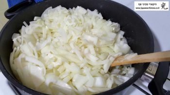 מתכון: מרק בצל - צמצום בצלים בחמאה שלב 2